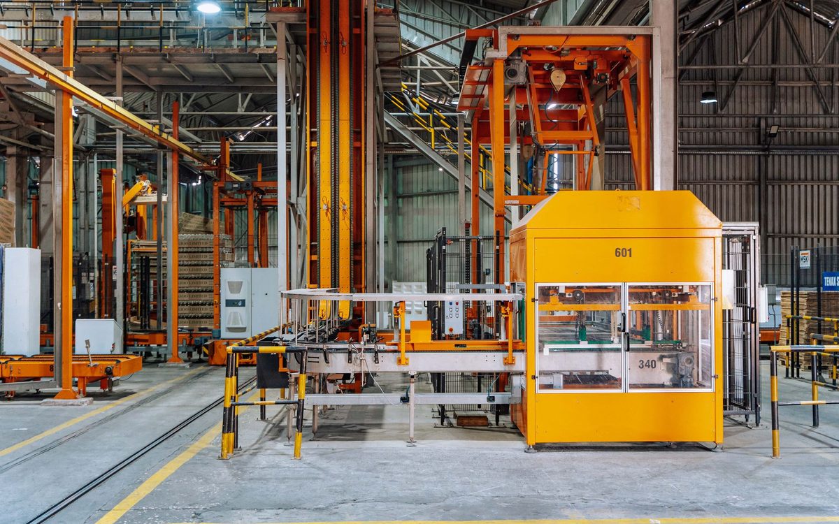 Press Tending Cell with Heavy Part Handling